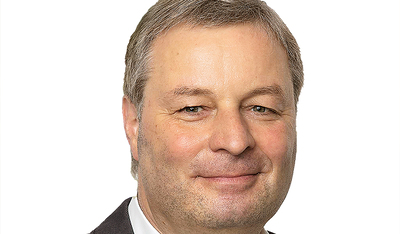 Franz Gmainer-Pranzl ist Professor für Systematische Theologie und leitet das Zentrum Theologie Interkulturell und Studium der Religionen in Salzburg. 
