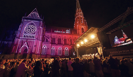 An die 60.000 Besucher/innen kamen seit dem Jahr  2011 zur Konzertreihe „Klassik am Dom“.
