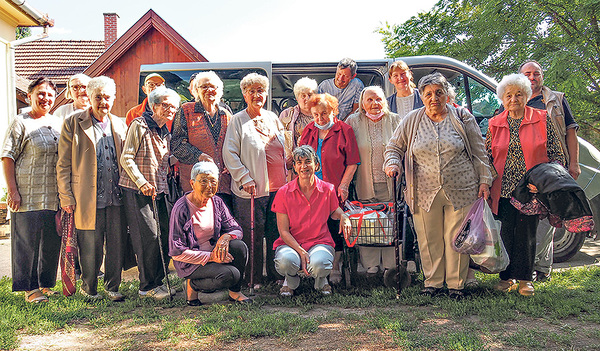 Im Caritas-Seniorenzentrum in der serbischen Stadt Senta kommen alte Menschen zusammen, die vielfach alleine leben.