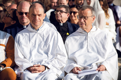 Frère Alois (rechts) und der neue Taizé-Prior Frère Matthew.  