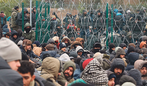 Tausende Migranten sitzen im Grenzgebiet zwischen Polen und Belarus fest.