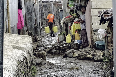 700.000 Menschen leben im Mukuru-Slum. Bei Regen und Überschwemmungen gibt es kaum  Schutz.  