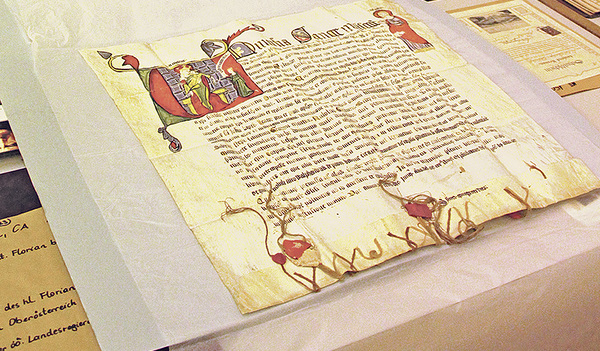 Ein Ablassbrief aus dem Jahr 1344 für Baumgartenberg gehört zu den ältesten Archivbeständen.
