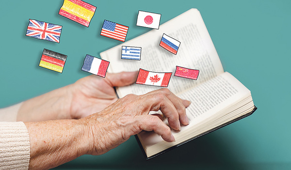 Sprachen lernen ist in jedem Alter möglich und für „ältere Semester“ auch empfehlenswert, da es das Gedächtnis trainiert und Demenz entgegenwirken kann. 