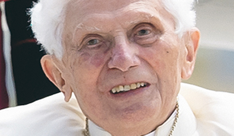 Ein Missbrauchsgutachten belastet den ehemaligen Papst Benedikt XVI. schwer.  