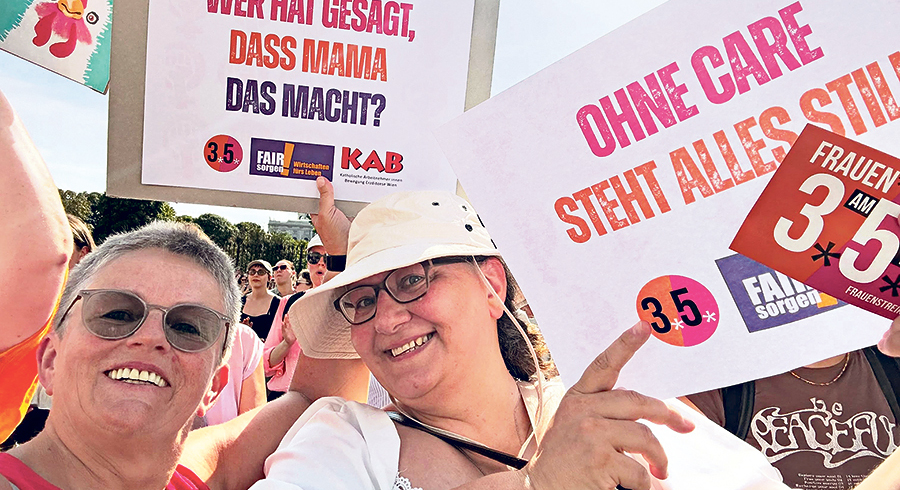 Aktivistinnen der Katholischen Arbeitnehmer:innenbewegung auf der Demonstration in Wien letzte Woche. KAB