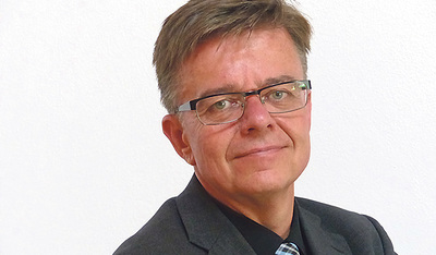 PRO: Univ.-Prof. Alois Birklbauer lehrt Strafrechtswissenschaft an der Johannes-Kepler-Universität Linz. Er ist Mitglied der Bioethikkommission beim Bundeskanzleramt und wird am Dialogforum zum Thema Suizidbeihilfe teilnehmen. 