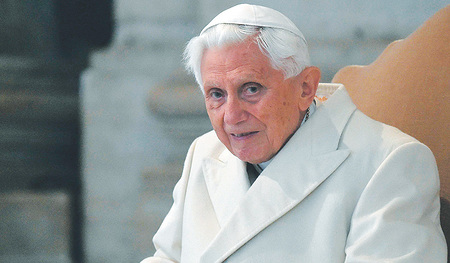 Laut eines Gutachtens habe der emeritierte Papst Benedikt XVI. in seiner Zeit als Münchner Erzbischof zu wenig getan, um Kinder und Jugendliche vor sexuellem Missbrauch durch katholische Amtsträger zu schützen. 