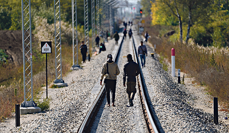 Flüchtlinge unterwegs auf der Balkanroute. 