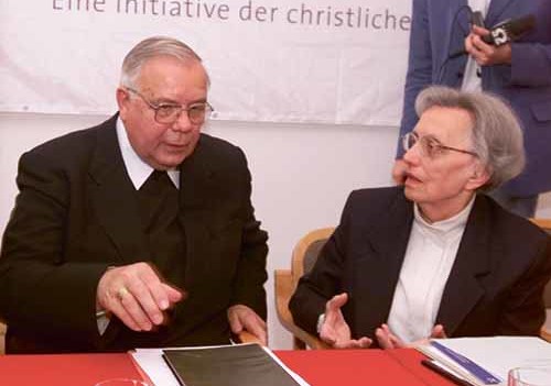 V. li.: Alois Riedlsperger SJ, Maximilian Aichern, Christine Gleixner FvB (Vors. des ?kumen. Rates d. Kirchen ?sterr.). Pressekonferenz zur Vorstellung des Sozialwortes der Kirchen ?sterreichs, Phase 2. Wien, 12.9.2001
? Franz Josef Rupprecht, A-7123