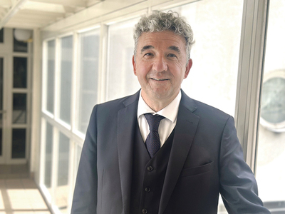 Michael Fuchs ist Rektor der Katholischen Privat-Universität Linz und Universitätsprofessor für Praktische Philosophie/Ethik. Im Interview spricht er unter anderem über ethischen Herausforderungen durch künstliche Intelligenz (KI). 