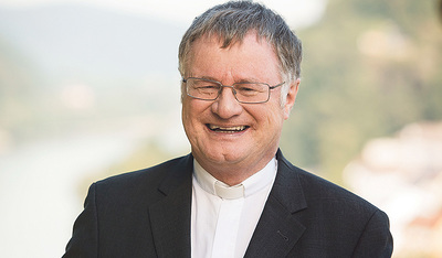 Bischof Scheuer schreibt an die Leserinnen und Leser der Kirchenzeitung.  