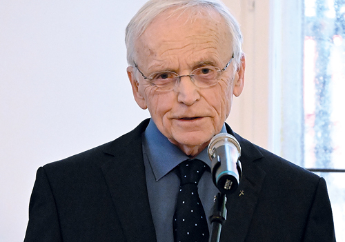 Der emeritierte Pastoraltheologe und Religionssoziologe Paul M. Zulehner beobachtet und reflektiert kirchliche und gesellschaftliche Entwicklungen seit Jahrzehnten.