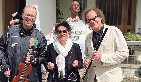 Musiker und Regisseur David Wagner, Kulturhauptstadt-Intendantin Elisabeth Schweeger und Norbert Trawöger, Leiter des Bruckner­jahres.  