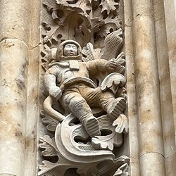 24. Oktober - Salamanca: Der Astronaut am Portal der Kathedrale