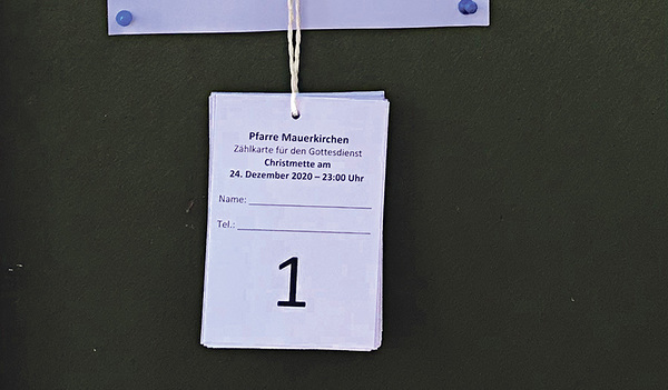 Eine Platzkarte für die Mette in Mauerkirchen