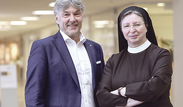 Generaloberin  Sr. Barbara Lehner und Mag. Raimund Kaplinger    