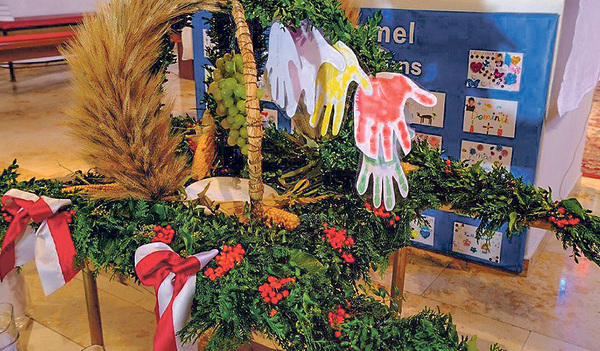 Die Pinsdorfer Erntekrone.   