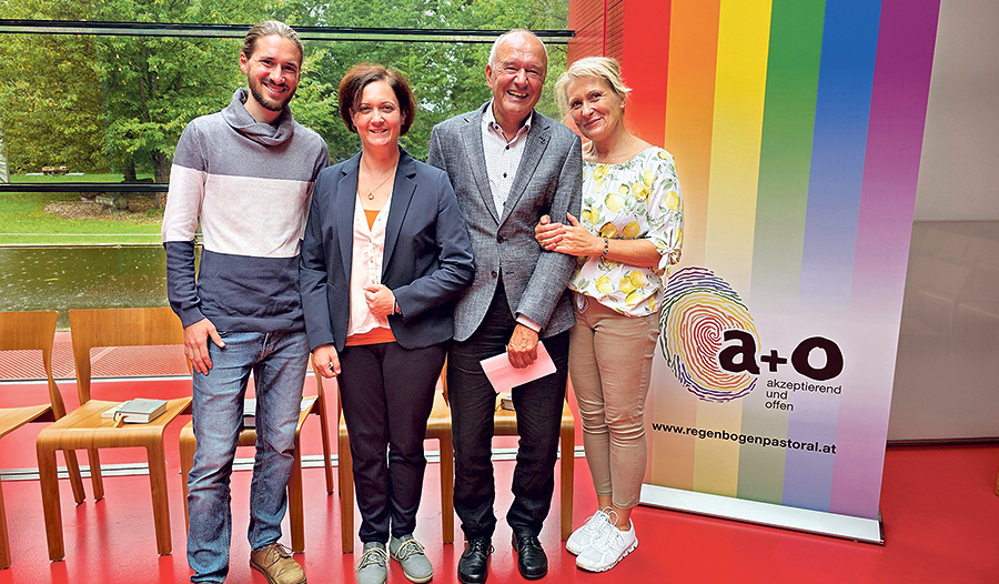 Der Regenbogen-Arbeitskreis von Wels-St. Franziskus von links: Daniel Holzapfel, Martina ­Schmotzer, Gerhard Bleimschein, Agnes Napierala.  