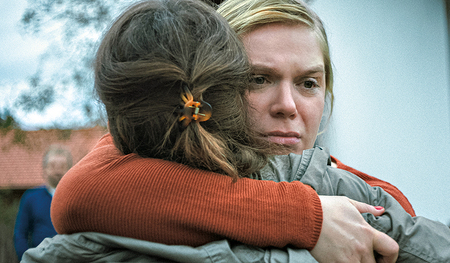 Szenen aus dem Film „Vier minus drei“. Er beruht auf einer wahren Geschichte und läuft derzeit in den österreichischen Kinos.  