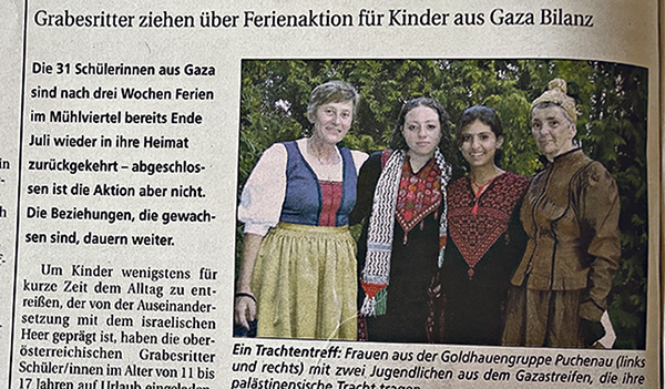 Mühlviertler Goldhauenfrauen trafen auf Mädchen mit palästinensischer Tracht.   