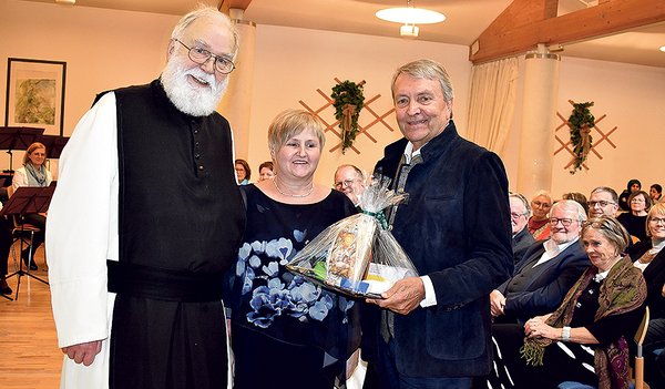 P. Friedrich Höller OCist und Christa Limberger vom Bildungszentrum Schlierbach mit dem Festredner Klaus Huber.  