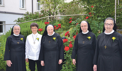 Sr. Gerlinde Fuchsbauer (von links) aus Rottenbach, Sr. Beate Höglinger aus Putzleinsdorf, Sr. Gertrudis Rockenschaub aus St. Leonhard /Schönau, Sr. Karin Brandstätter aus Vorderweißenbach und Sr. Clemens Neururer aus Tirol   