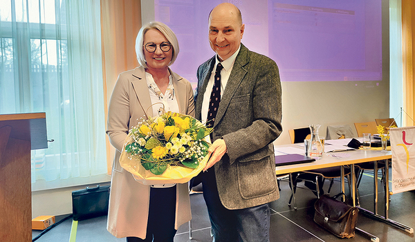 Superintendent Lehner mit Renate Bauinger    