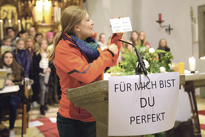 Jugendleiterin Stefanie Stockinger gab Impulse zum Jugendsonntag.