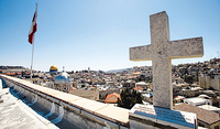 Das himmlische Jerusalem ist Ziel aller Pilgerwege des Glaubens. Im Bild: Blick auf das irdische Jerusalem vom Dach des Österreichischen Pilger-Hospizes.   