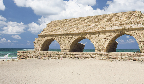 Die Süßwasser-Zuleitung von Caesarea führte zuletzt malerisch am Meer entlang