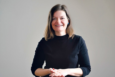 Teresa Kaineder arbeitet als kirchliche Angestellte für das Projekt Kulturhauptstadt Salzkammergut 2024. Entwicklung und Leitung kirchlicher Projekte ist ihre Aufgabe.
