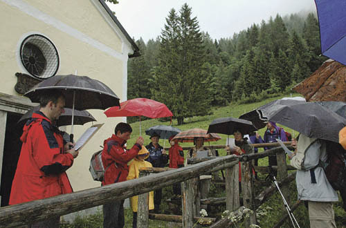 Pfingstmontag ist in Spital seit jeher Wallfahrtstag - der Pilgerweg geht nach Frauenberg. Trotz Regen f?hrte f?r viele auch heuer wieder der Weg ?ber den Arlingsattel.?'Wallfahren ist sein Zuhaus verlassen, um an einem besonderen Ort Gott neu zu beg