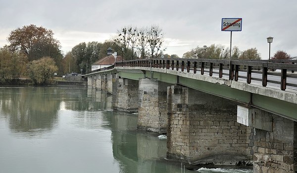Einer der Schauplätze: die Innbrücke