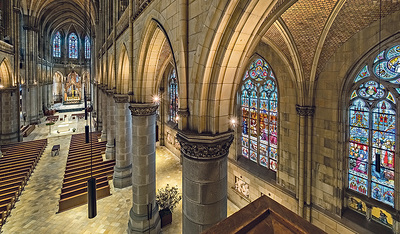 Architektur und Glaskunst vereint im Mariendom   