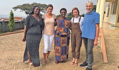 Franz Hehenberger, Bettina Plank, Basaliza, Jacqueline Stumpfoll, Mitarbeiterin (v.r.)  