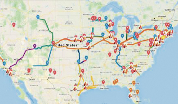 In den USA erfreut sich das ORF-Friedenslicht großer Beliebtheit. Eine Karte (links) zeigt, wo das Licht geholt werden kann, das Niklas Lehner in Bethlehem entzündet hat. 