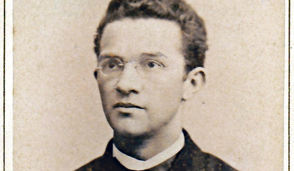 Porträt von Franz Xaver Müller von 1895. In diesem Jahr empfing er die Priesterweihe. 