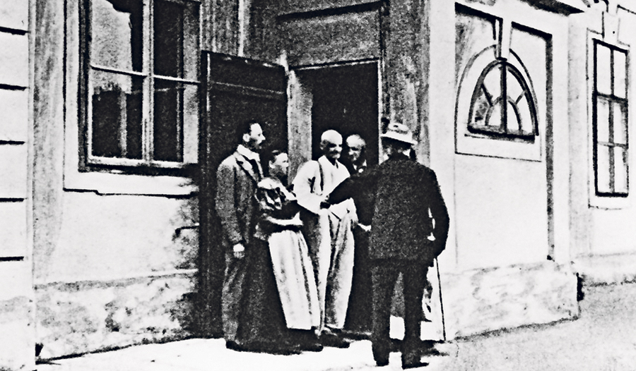 Von links: Arzt Dr. Heller, Kathi Kachelmaier, Anton Bruckner, sein Bruder Ignaz und Arzt Professor Schroetter.   