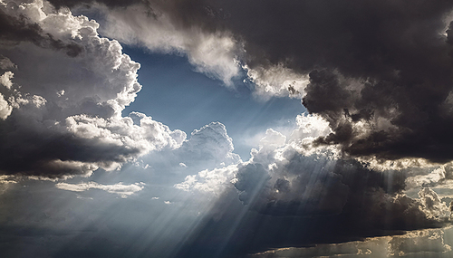 Wo Gemeinschaft und Gerechtigkeit erfahrbar sind, öffnet sich der Himmel über uns – schon heute. 