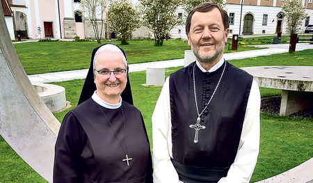 Sr. Petra Car und Abt Reinhold Dessl.  