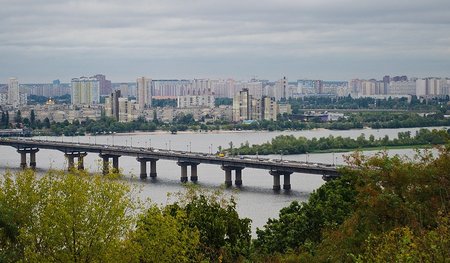 Brücken bauen will der Versöhnungsbund - im Bild die Brücke über den Dnepjr in Kiew