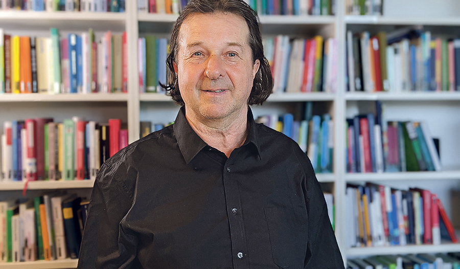 Der Kapitalismus müsse gezügelt werden, sagt Zukunftsforscher Hans Holzinger. 