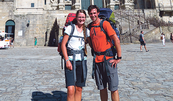 Reinhard Stiksel mit seiner Frau Beatrix unterwegs auf dem Pilgerweg nach Santiago de Compostela in Spanien.