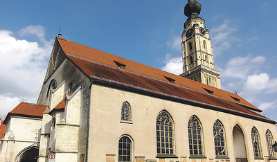 Stadtpfarrkirche Braunau-St. Stephan. Pfarradministrator: GR Mag. Dr. P. Severin Piksa OFM 