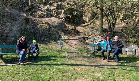 Beim Spaziergang zufällig getroffen und den nötigen Sicherheitsabstand eingehalten. 