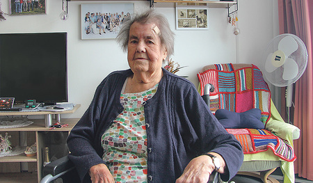 Hermine Koll lebt im Caritas Seniorenwohnhaus St. Anna in Linz und feierte Anfang Dezember ihren 100. Geburtstag.