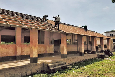 Baufällige Schule in Togo.