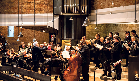Cantus Michaelis mit Leondinger Symphonieorchester.   