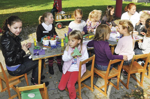 Glaubenswert ? Begegnung. Fest der Begegnung in Dekanat Linz-Nord mit Dechant Helmut Part und Christoph Freilinger. Impulse von Margit Hauft und Monika Heilmann.bild: Kinder Programm